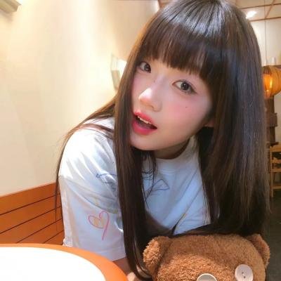 戴金丝边眼镜的人